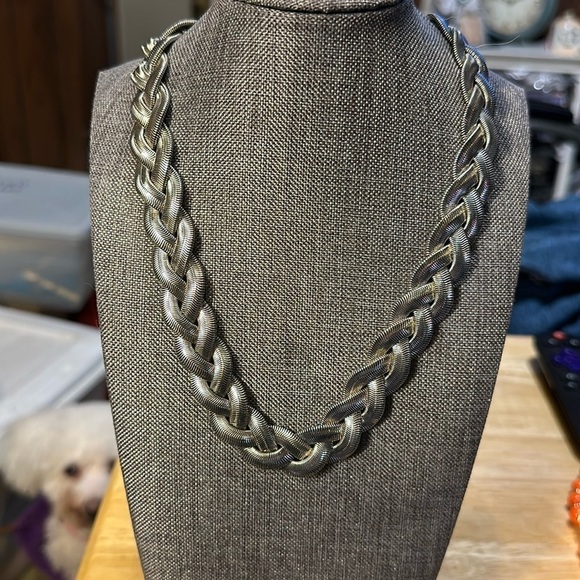 Beautiful chain link silver necklace. In perfect condition.​​ - Picture 1 of 2